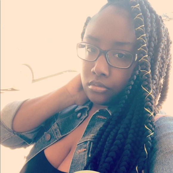 Meet your Posher, Briana - Picture 1 of 1